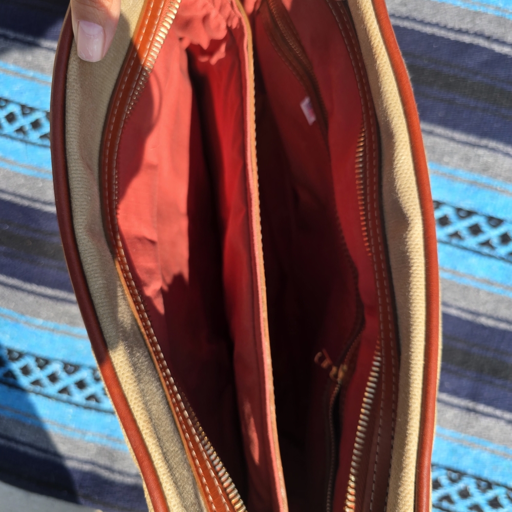 Stylish Tan and Brown Men's Briefcase - Picture 3 of 4